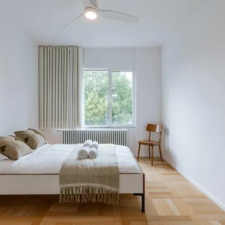 Huswell - Beautiful, Bright And Spacious In * אנטוורפן