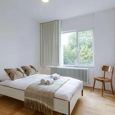 בית נופש Huswell - Beautiful, Bright And Spacious In אנטוורפן