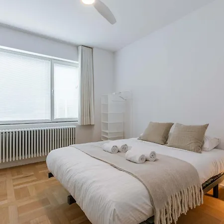 Huswell - Beautiful, Bright And Spacious In